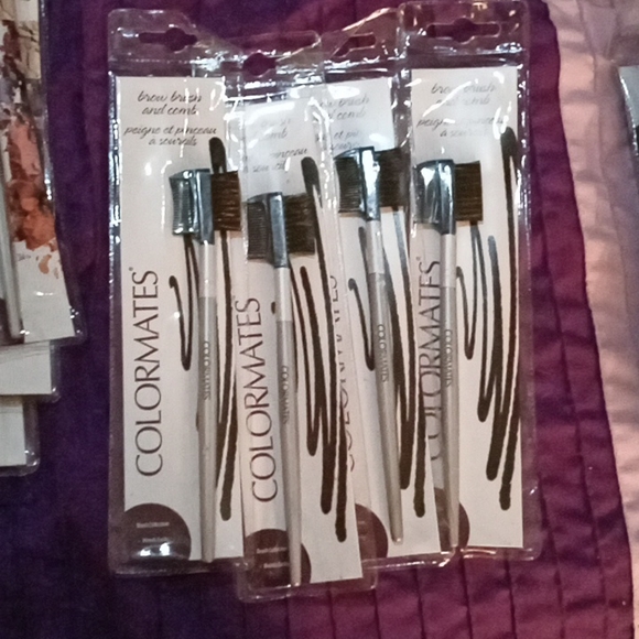 Multiple or single makeup brushes - Picture 3 of 4